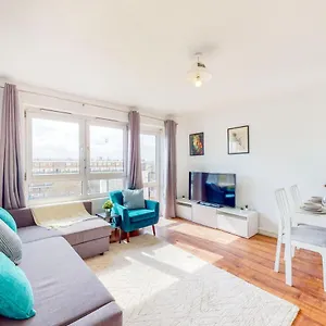 Near To Tower Bridge With Free Parking & View Of The Shard , London United Kingdom
